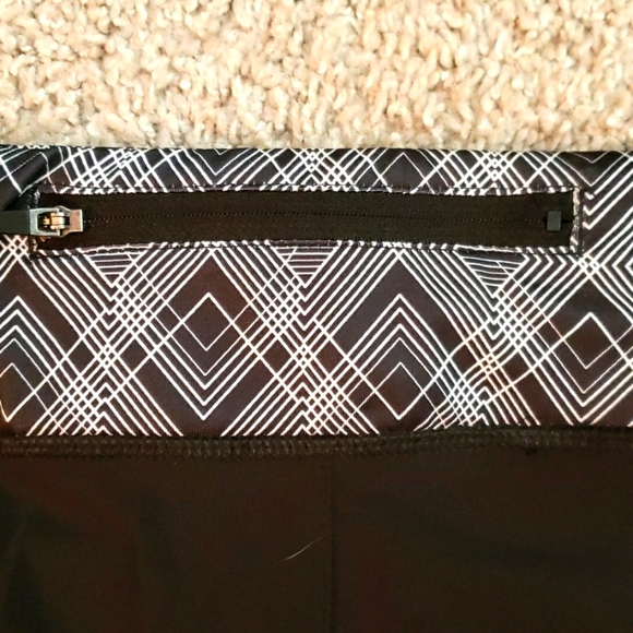 NWOT Running Shorts - Picture 4 of 4